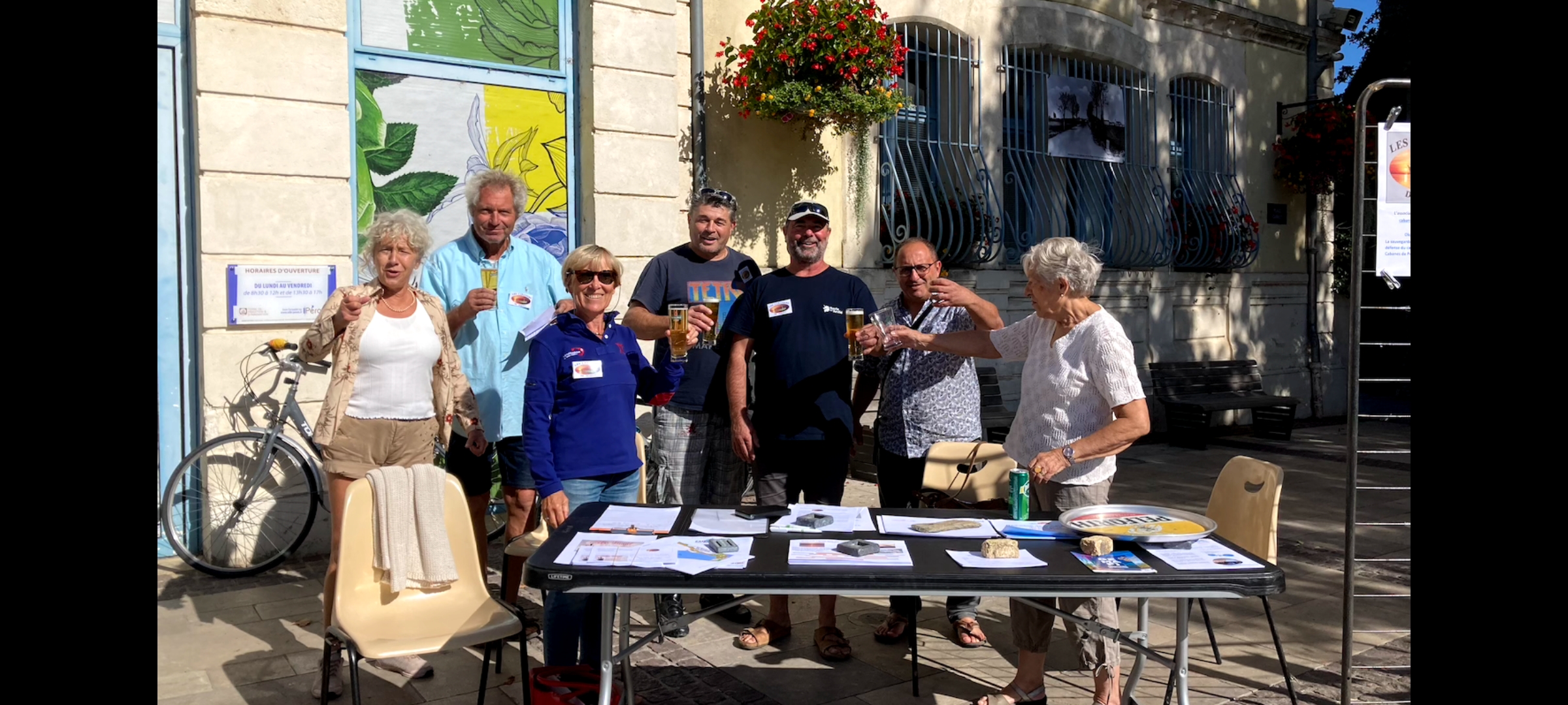 Stand de l'association sur le marché