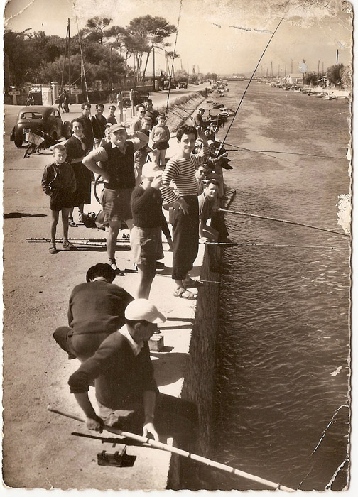 Pêche à la ligne sur le canal